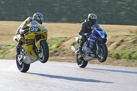 MC600 Challenge - en yders spetakulær og underholdende klasse at følge på Ring Djursland.
(Foto: John Jensen - DMKA)